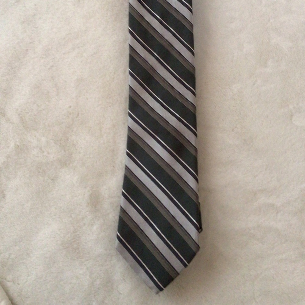 Calvin Klein silk tie - Picture 2 of 4
